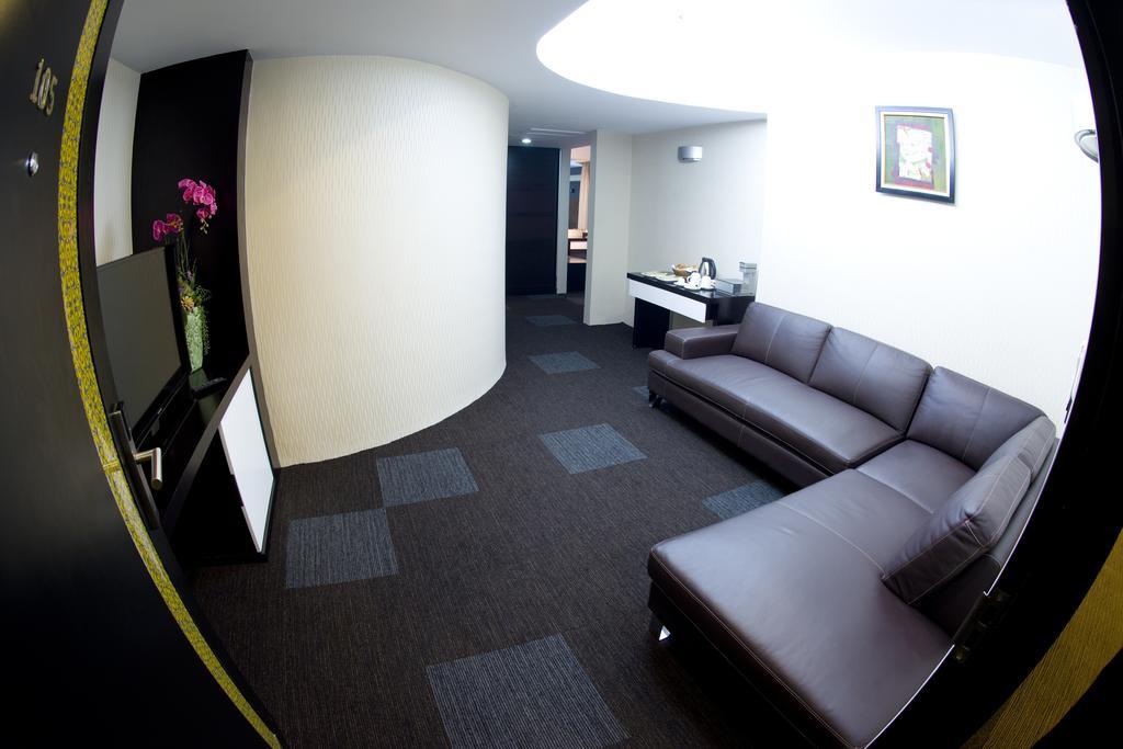 Avenue 64 Hotel Yangon Ruang foto
