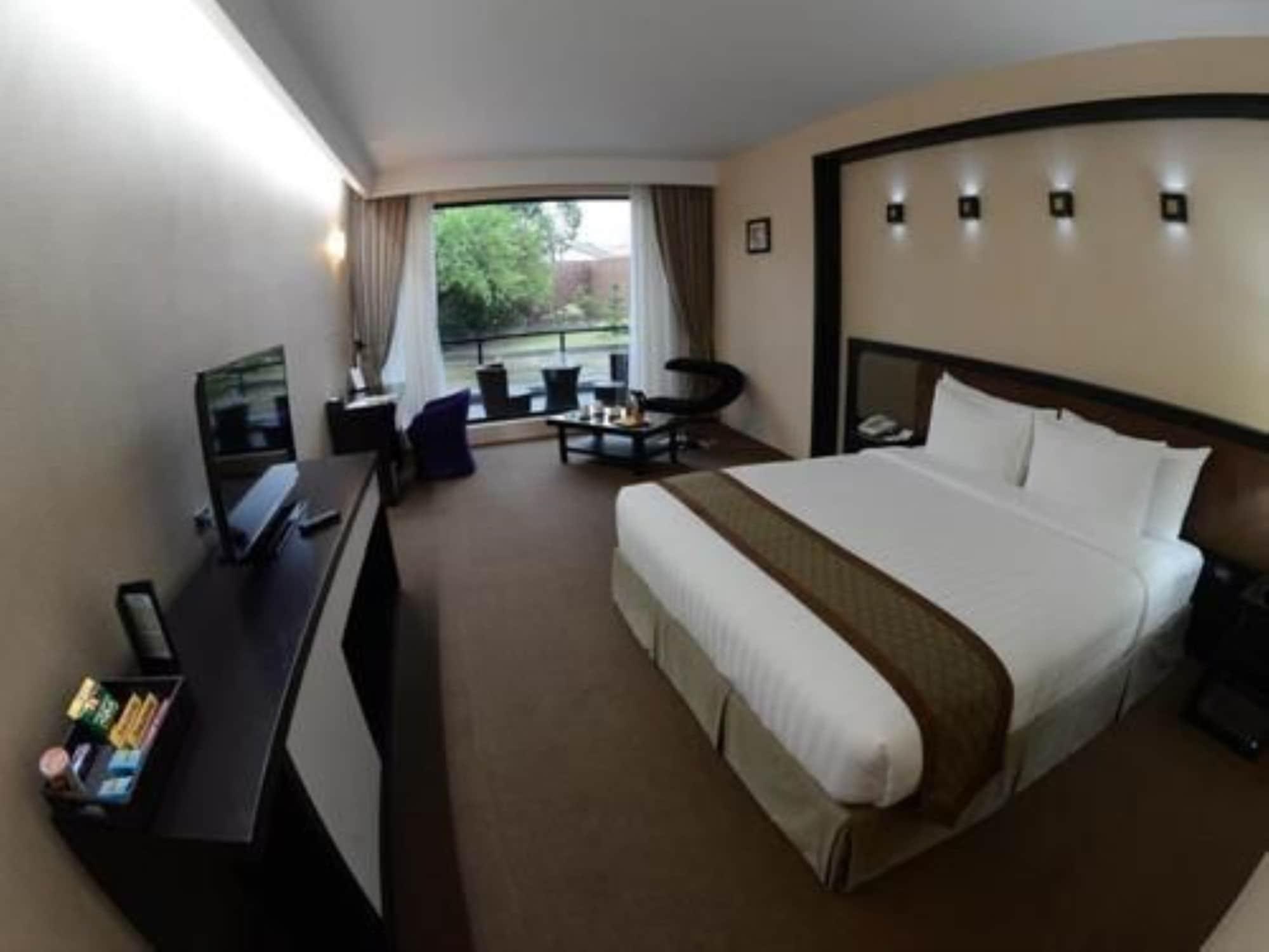 Avenue 64 Hotel Yangon Bagian luar foto