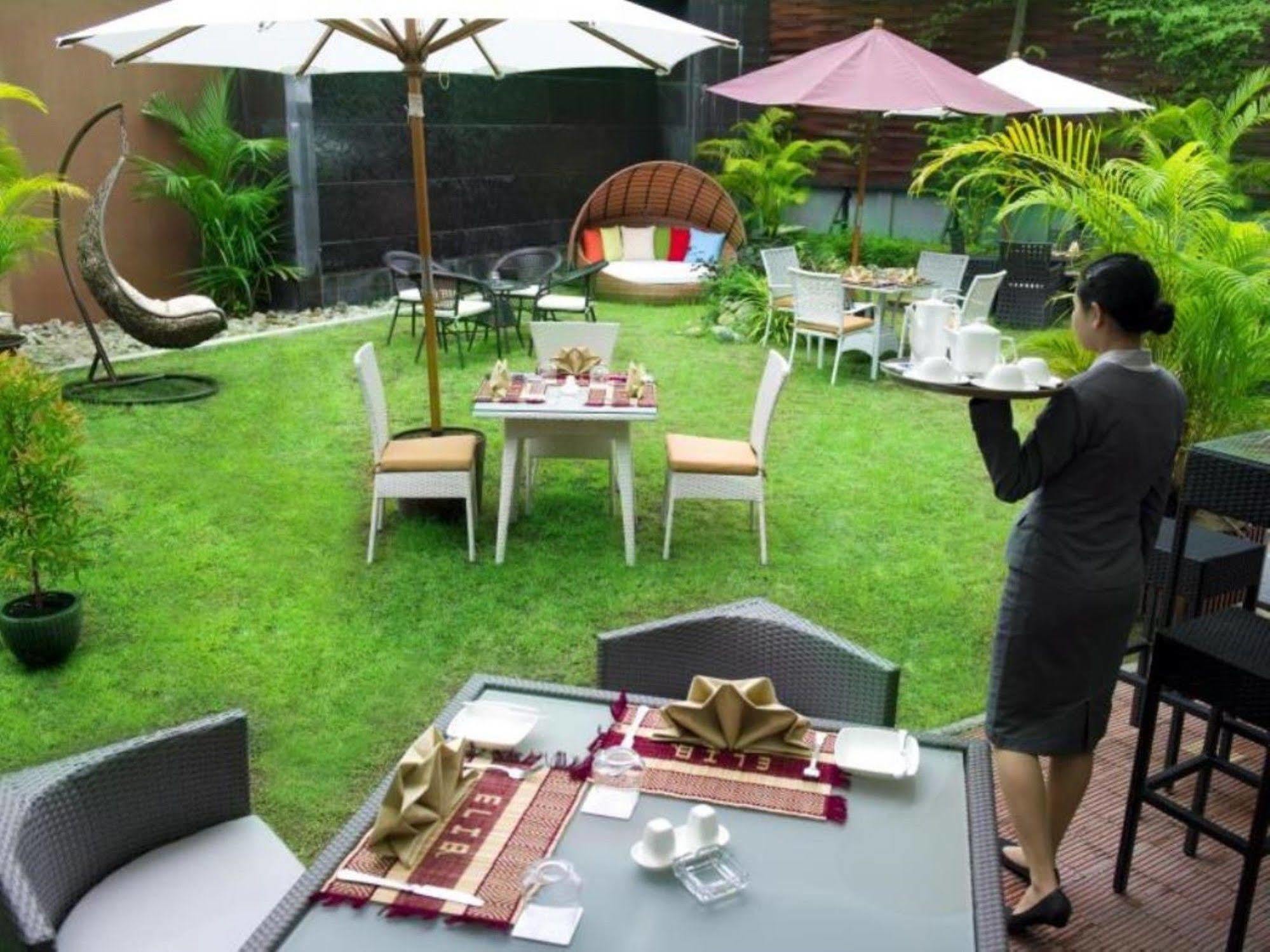 Avenue 64 Hotel Yangon Bagian luar foto