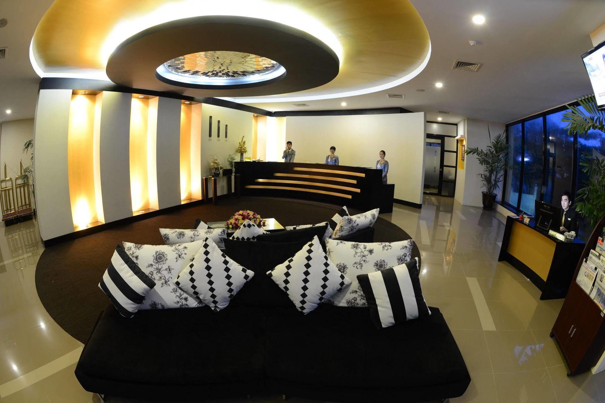 Avenue 64 Hotel Yangon Bagian luar foto