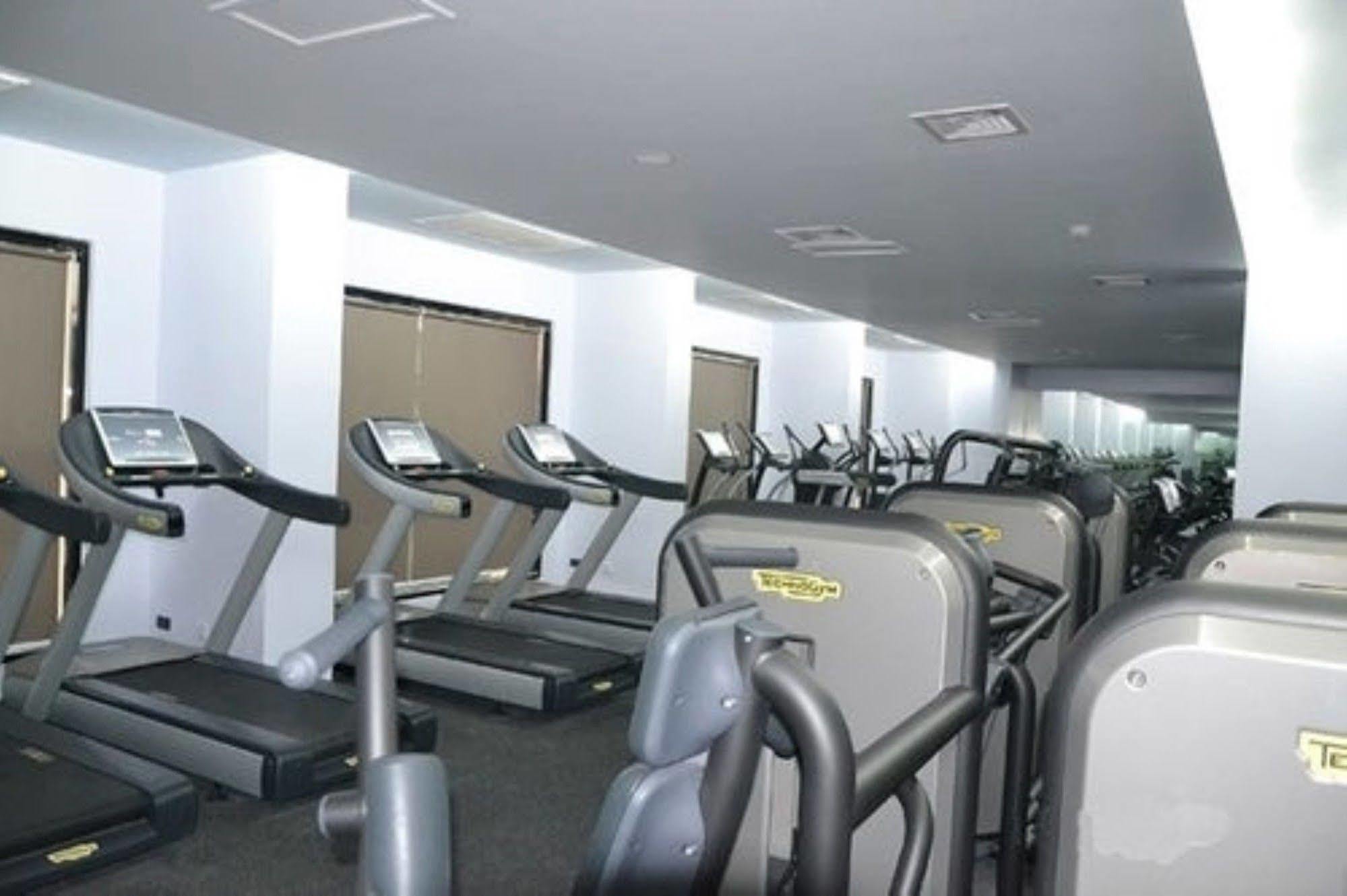 Avenue 64 Hotel Yangon Bagian luar foto
