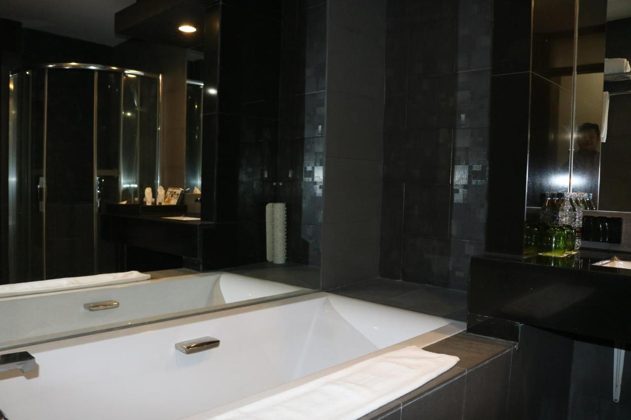 Avenue 64 Hotel Yangon Bagian luar foto